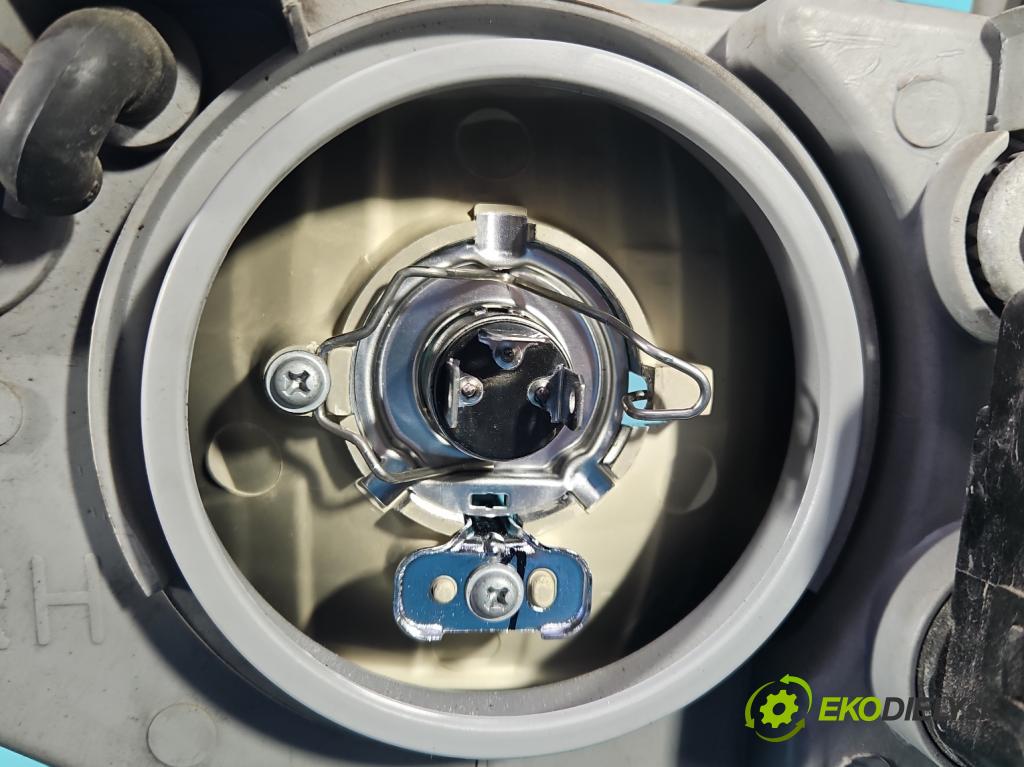 Chevrolet Aveo T200 2003-2008 1.4 16V 94 HP manual 69 kW 1399 cm3 4- Reflektor: pravý  (Svetlo predné pravé)