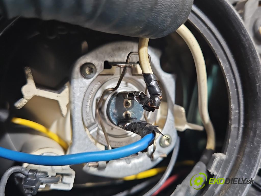 Volvo S60 I 2000-2010 2.0 T 179KM manual 132 kW 1984 cm3 4- Reflektor: pravý 8662598 (Svetlo predné pravé)