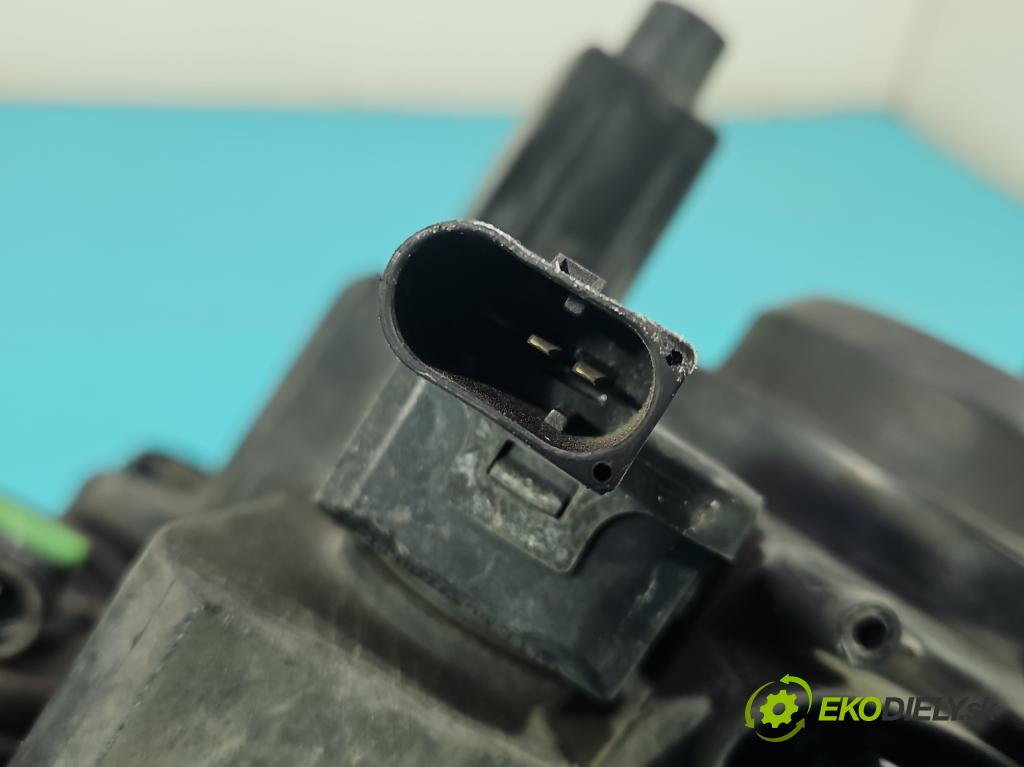 Chrysler Voyager V 2007-2016 3.8 V6 215KM automatic 158 kW 3778 cm3 5- Reflektor: pravý  (Svetlo predné pravé)