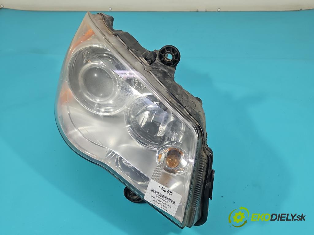 Chrysler Voyager V 2007-2016 3.8 V6 215KM automatic 158 kW 3778 cm3 5- Reflektor: pravý  (Svetlo predné pravé)