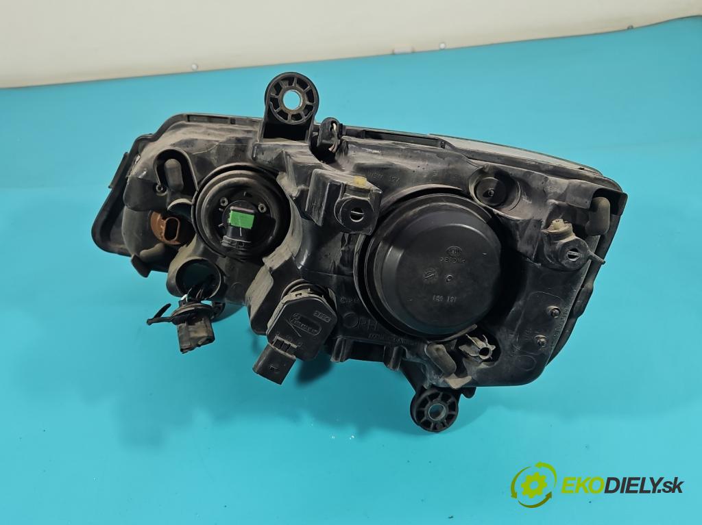 Chrysler Voyager V 2007-2016 3.8 V6 215KM automatic 158 kW 3778 cm3 5- Reflektor: pravý  (Svetlo predné pravé)