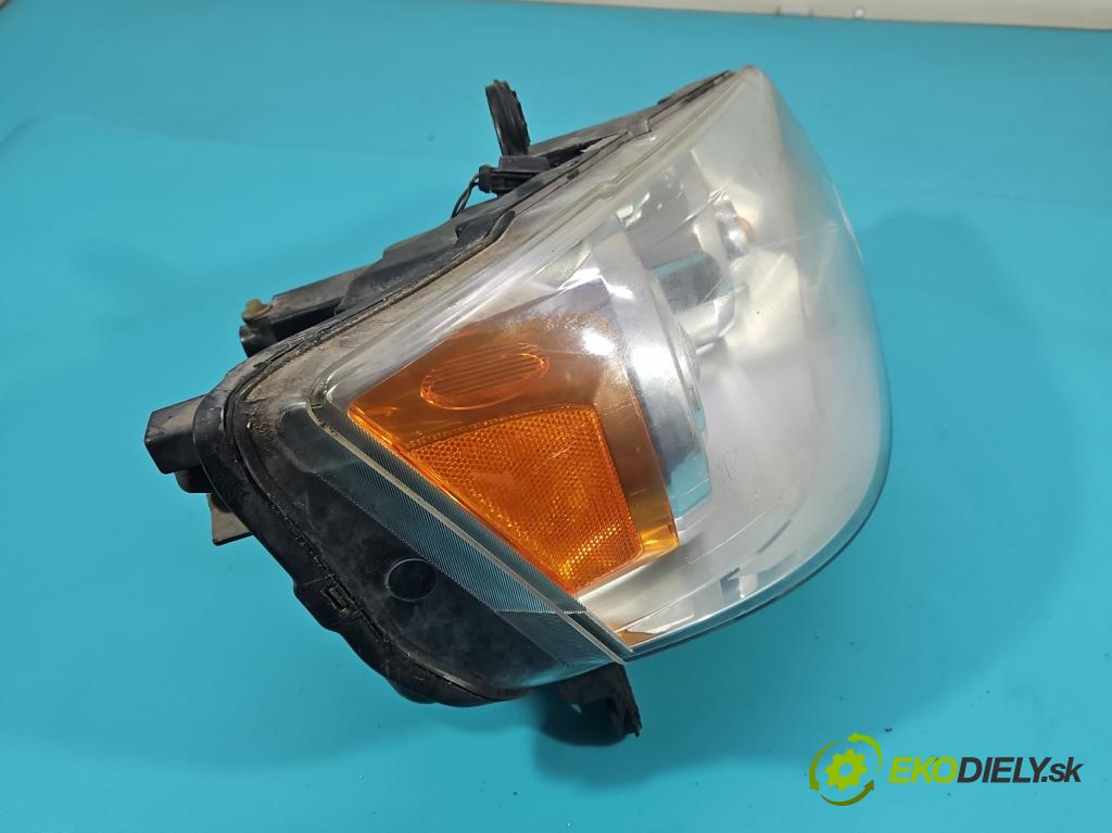 Chrysler Voyager V 2007-2016 3.8 V6 215KM automatic 158 kW 3778 cm3 5- Reflektor: pravý  (Svetlo predné pravé)