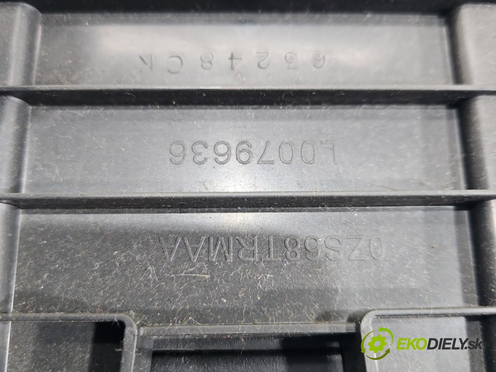 Chrysler Voyager V 2007-2016 3.8 V6 215KM automatic 158 kW 3778 cm3 5- Rukojeť: na nápoje: 0ZS681K5AA (Držiak (úchyt) na nápoje)