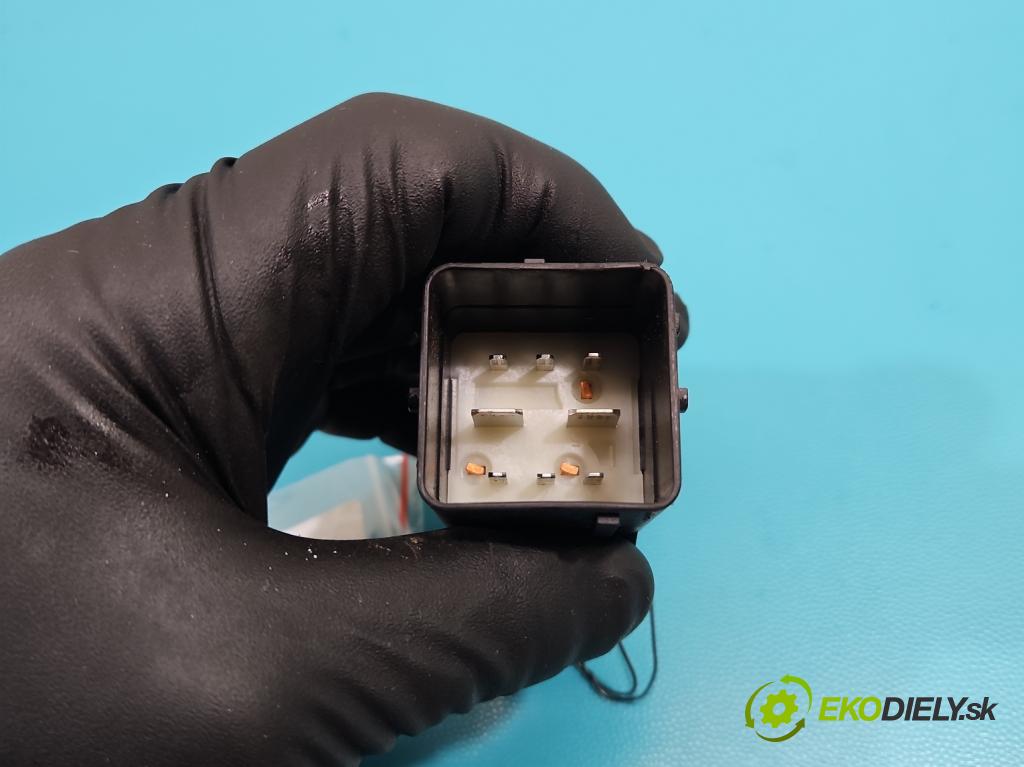 Peugeot 4007 2007-2012 2.2 hdi 156 HP automatic 115 kW 2179 cm3 5- Relé: svíčky: zařicích: 9640469680 (Relé)