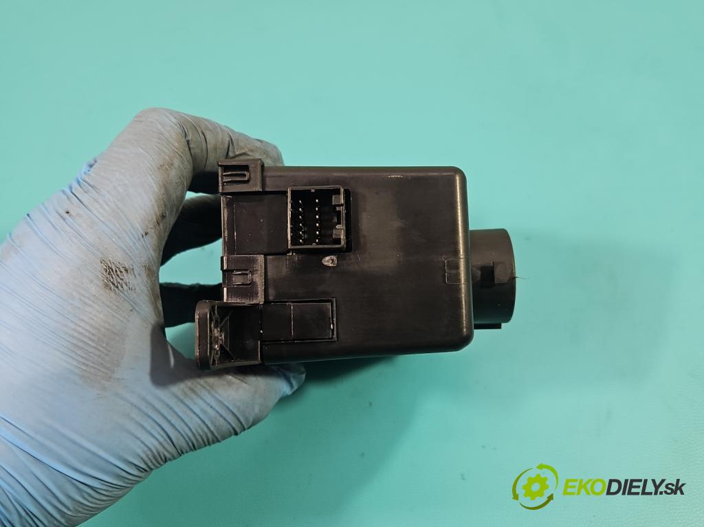 Chrysler Voyager V 2007-2016 3.8 V6 215KM automatic 158 kW 3778 cm3 5- Spínačka P05026147AF (Spínacia skrinka)