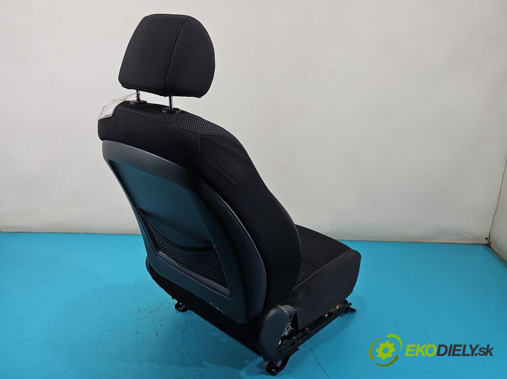 Hyundai I30 I 2007-2012 1.6 16V 122 HP manual 89,7 kW 1591 cm3 5- Sedačka ľavý  (Sedačka, sedadlo)