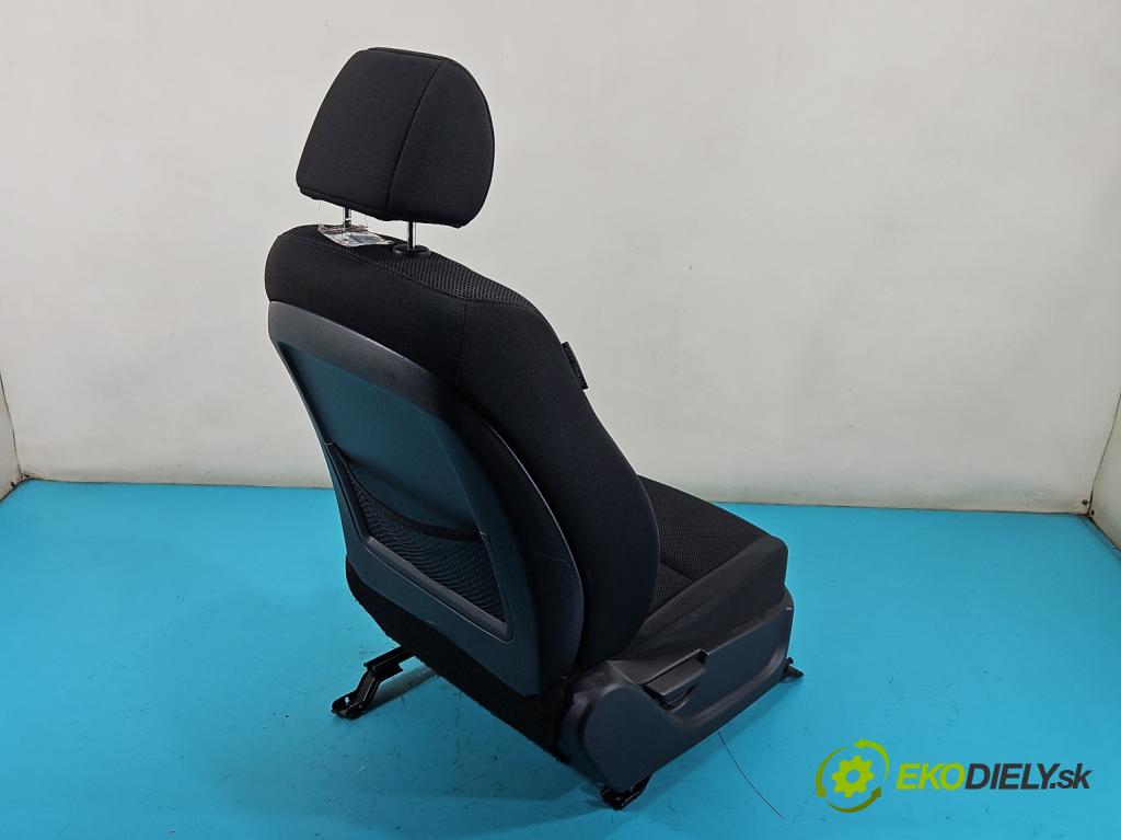 Hyundai I30 I 2007-2012 1.6 16V 122 HP manual 89,7 kW 1591 cm3 5- Sedačka pravý  (Sedačka, sedadlo)