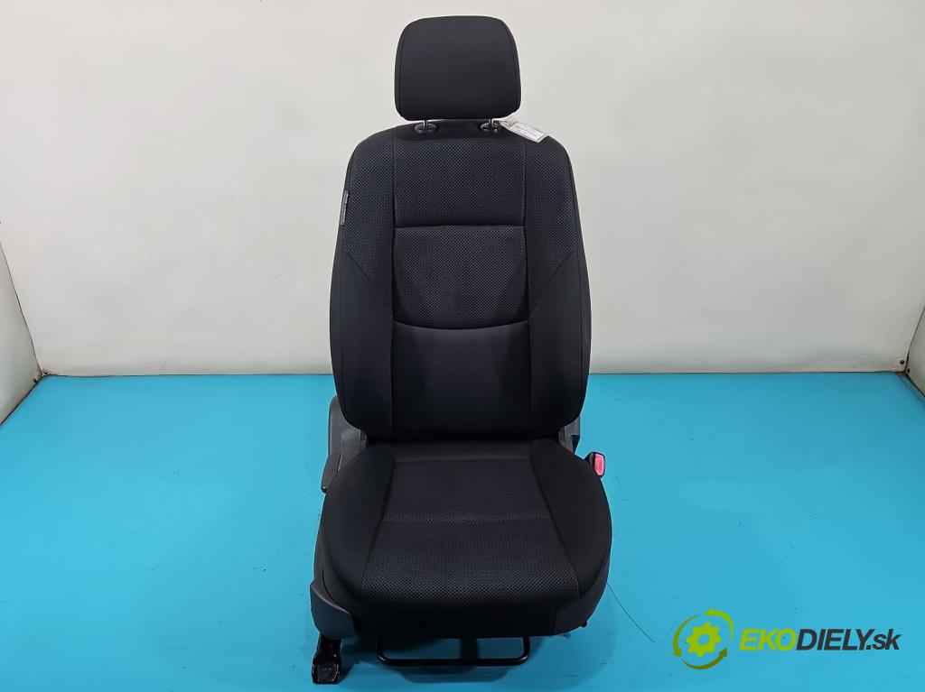 Hyundai I30 I 2007-2012 1.6 16V 122 HP manual 89,7 kW 1591 cm3 5- Sedačka pravý  (Sedačka, sedadlo)