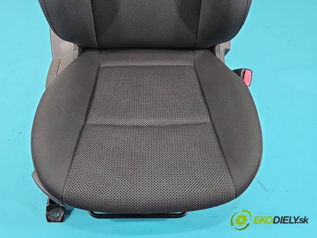 Hyundai I30 I 2007-2012 1.6 16V 122 HP manual 89,7 kW 1591 cm3 5- Sedačka pravý  (Sedačka, sedadlo)