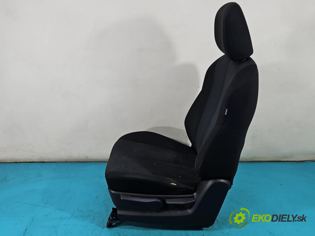 Isuzu D-Max II 2011-2019 2.5 crdi 163 HP automatic 120 kW 2499 cm3 5- Sedačka pravý  (Sedačka, sedadlo)