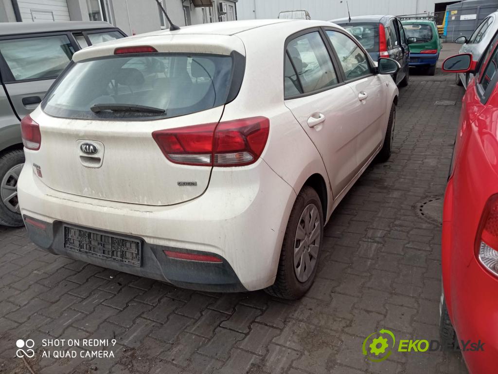 Kia Rio IV 2016-2023 1.4 crdi 90 HP manual 66 kW 1396 cm3 5- svetlo / reflektor zadné pravé 92402-H8 (Kľučka dverí ostatné)
