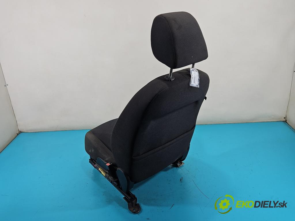 Ford Focus Mk2 2004-2011 1.6 tdci 90 HP manual 66 kW 1560 cm3 5- Sedačka pravý  (Sedačka, sedadlo)