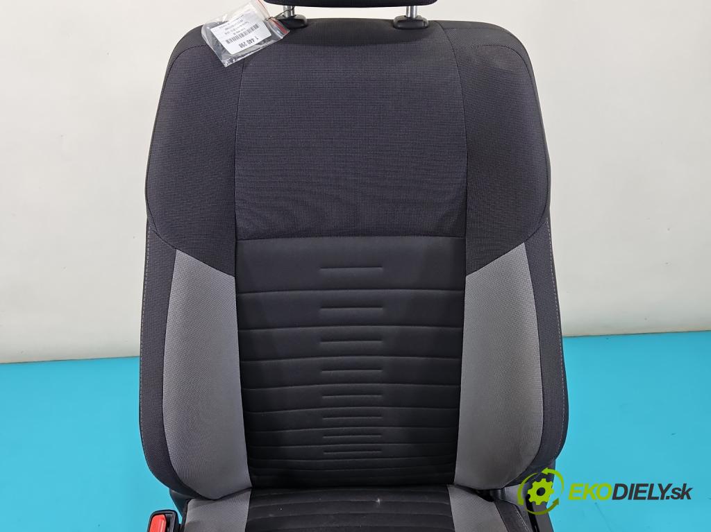 Toyota Auris II 2012-2018 1.6 16V 132  HP manual 97 kW 1598 cm3 5- Sedačka ľavý  (Sedačka, sedadlo)