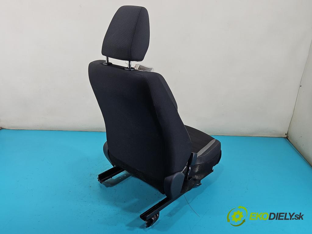 Toyota Auris II 2012-2018 1.6 16V 132  HP manual 97 kW 1598 cm3 5- Sedačka ľavý  (Sedačka, sedadlo)