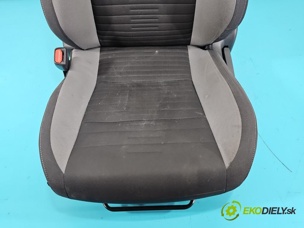 Toyota Auris II 2012-2018 1.6 16V 132  HP manual 97 kW 1598 cm3 5- Sedačka ľavý  (Sedačka, sedadlo)