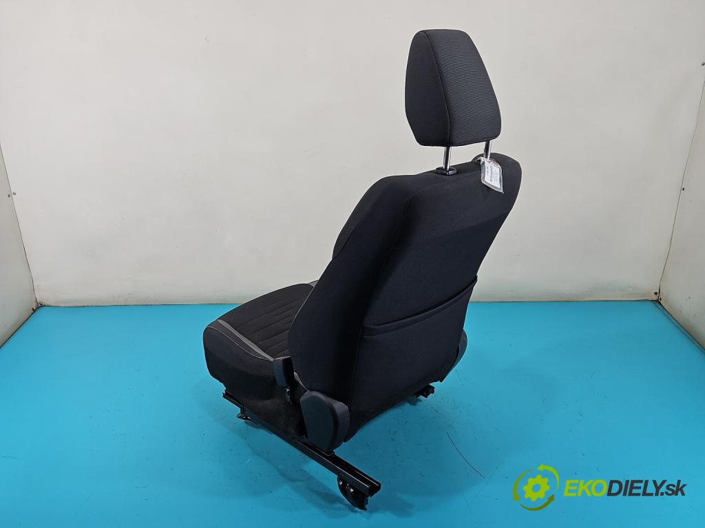 Toyota Auris II 2012-2018 1.6 16V 132  HP manual 97 kW 1598 cm3 5- Sedačka pravý  (Sedačka, sedadlo)
