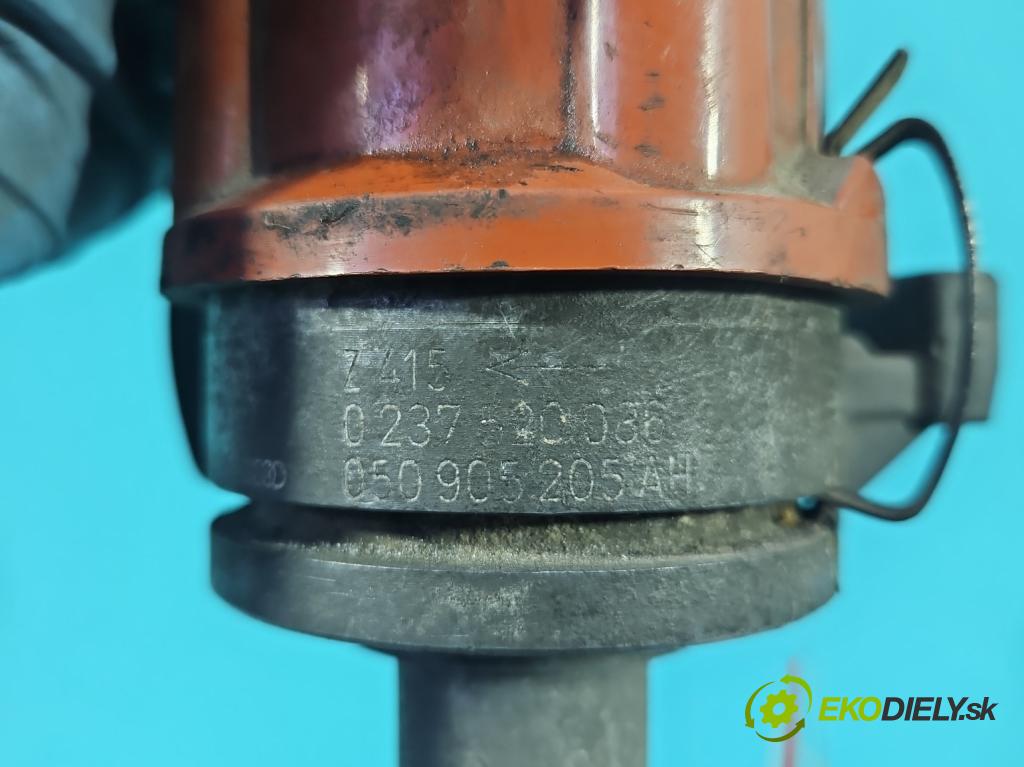Audi A4 B5 1994-2001 1.6 8v 101 HP manual 74 kW 1595 cm3 4- rozdeľovač 050905205AH (Rozdeľovač)