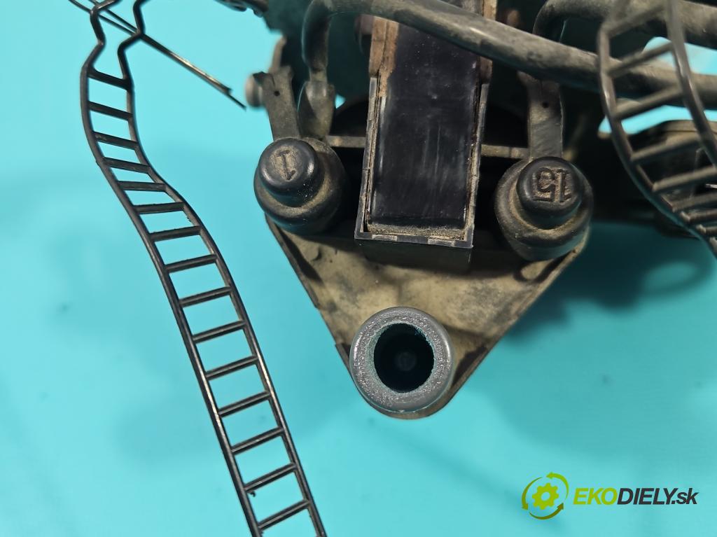 Audi A4 B5 1994-2001 1.6 8v 101 HP manual 74 kW 1595 cm3 4- cievka zapaľovacia  (Zapaľovacia cievka)