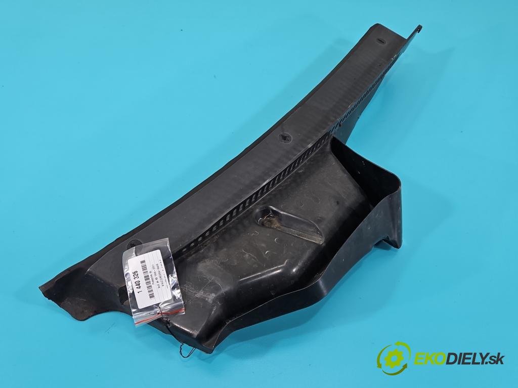 Audi A4 B5 1994-2001 1.6 8v 101 HP manual 74 kW 1595 cm3 4- torpédo 8D1819404A (Torpédo)