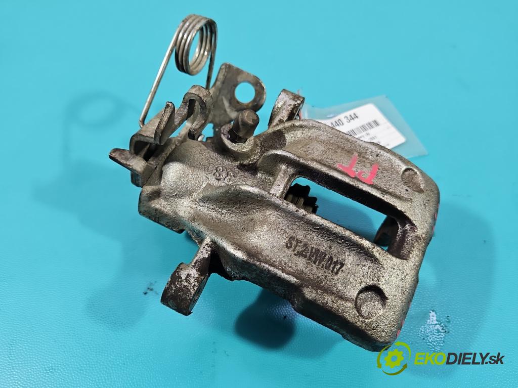Audi A4 B5 1994-2001 1.6 8v 101 HP manual 74 kW 1595 cm3 4- brzdič zadné pravý  (Ostatné)