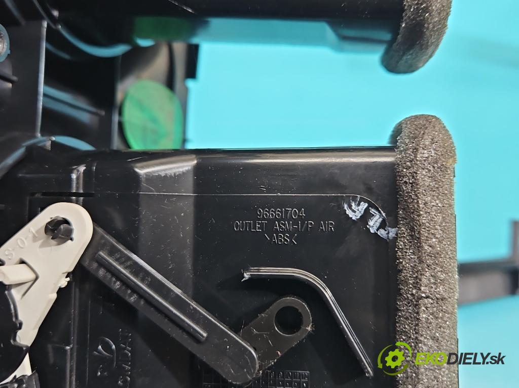 Opel Antara 2006-2015 2.2 cdti 184hp automatic 135 kW 2231 cm3 5- Mřížka: kúrenia stredová 96661651 (Mriežka kúrenia (fukár))