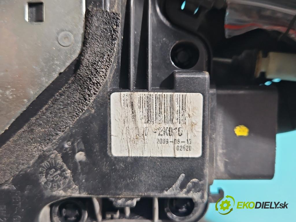 Kia Soul I 2008-2013 1.6 crdi 128 hp manual 94 kW 1582 cm3 5- zámek přední pravý