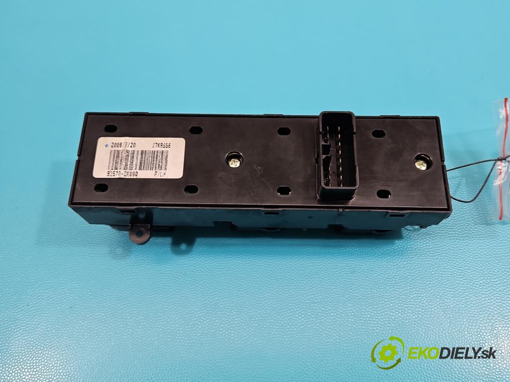 Kia Soul I 2008-2013 1.6 crdi 128 hp manual 94 kW 1582 cm3 5- Přepínač oken zpětných zrcátek 93570-2K000