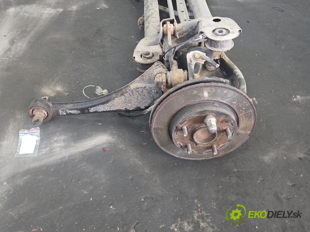 Toyota Auris II 2012-2018 1.6 16V 132 hp manual 97 kW 1598 cm3 5- zadní výztuha  (Výztuhy zadní)