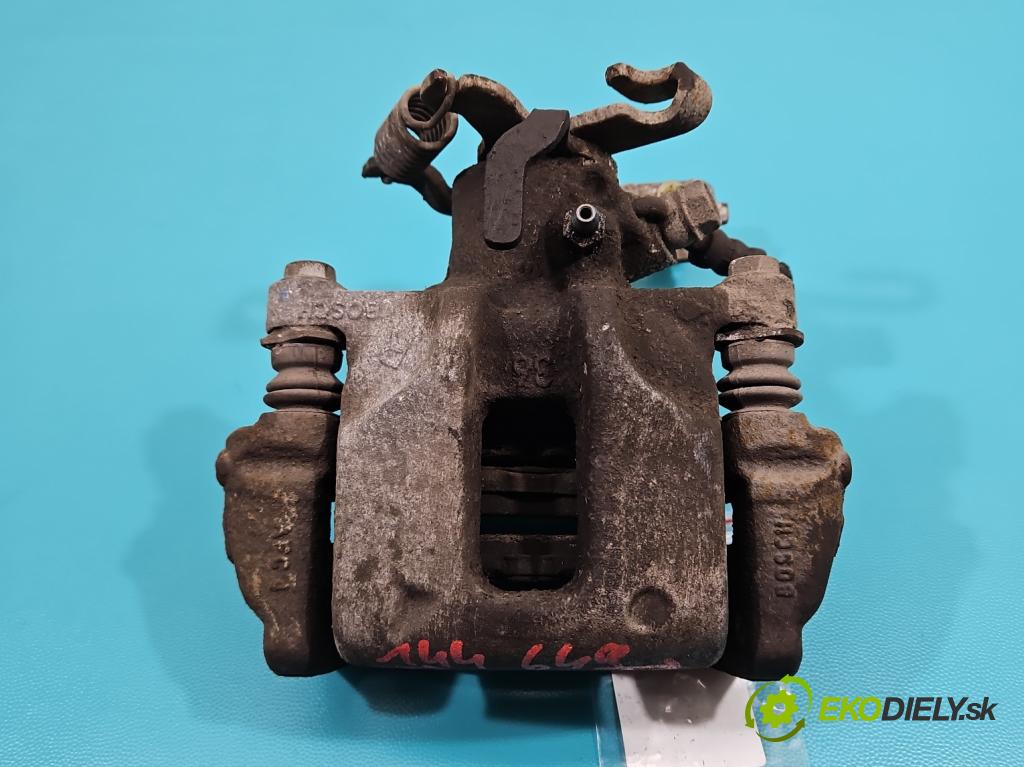 Toyota Auris II 2012-2018 1.6 16V 132  HP manual 97 kW 1598 cm3 5- brzdič zadné pravý  (Kľučka dverí ostatné)