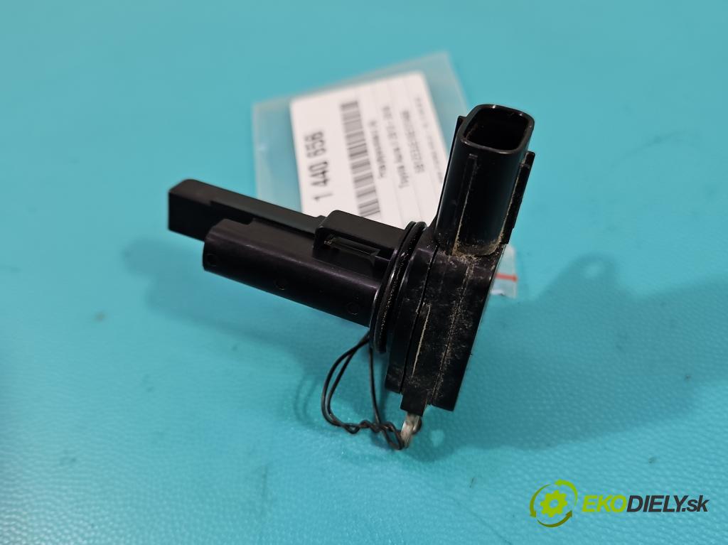 Toyota Auris II 2012-2018 1.6 16V 132  HP manual 97 kW 1598 cm3 5- průtokoměr: 22204-0V020 (Váha vzduchu)