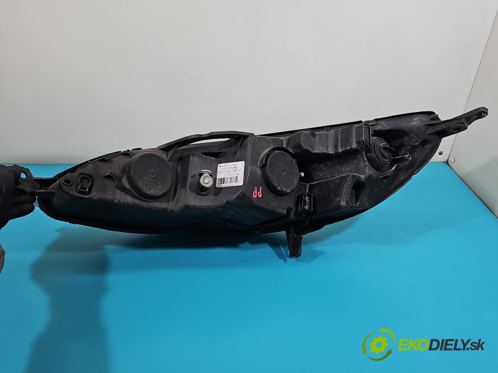 Peugeot 407 2.0 hdi 136 HP manual 100 kW 1997 cm3 5- Reflektor: pravý 0301213204 (Svetlo predné pravé)