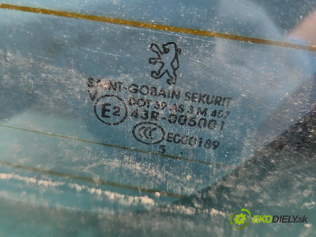 Peugeot 407 2.0 hdi 136 HP manual 100 kW 1997 cm3 5- sklo zadná  (Sklo zadné)