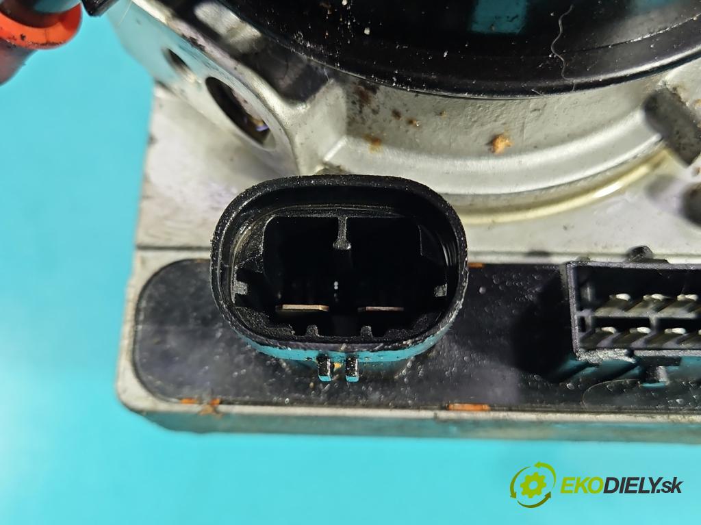 Peugeot 407 2.0 hdi 136 HP manual 100 kW 1997 cm3 5- čerpadlo posilovač  (Servočerpadlo, pumpa riadenia)