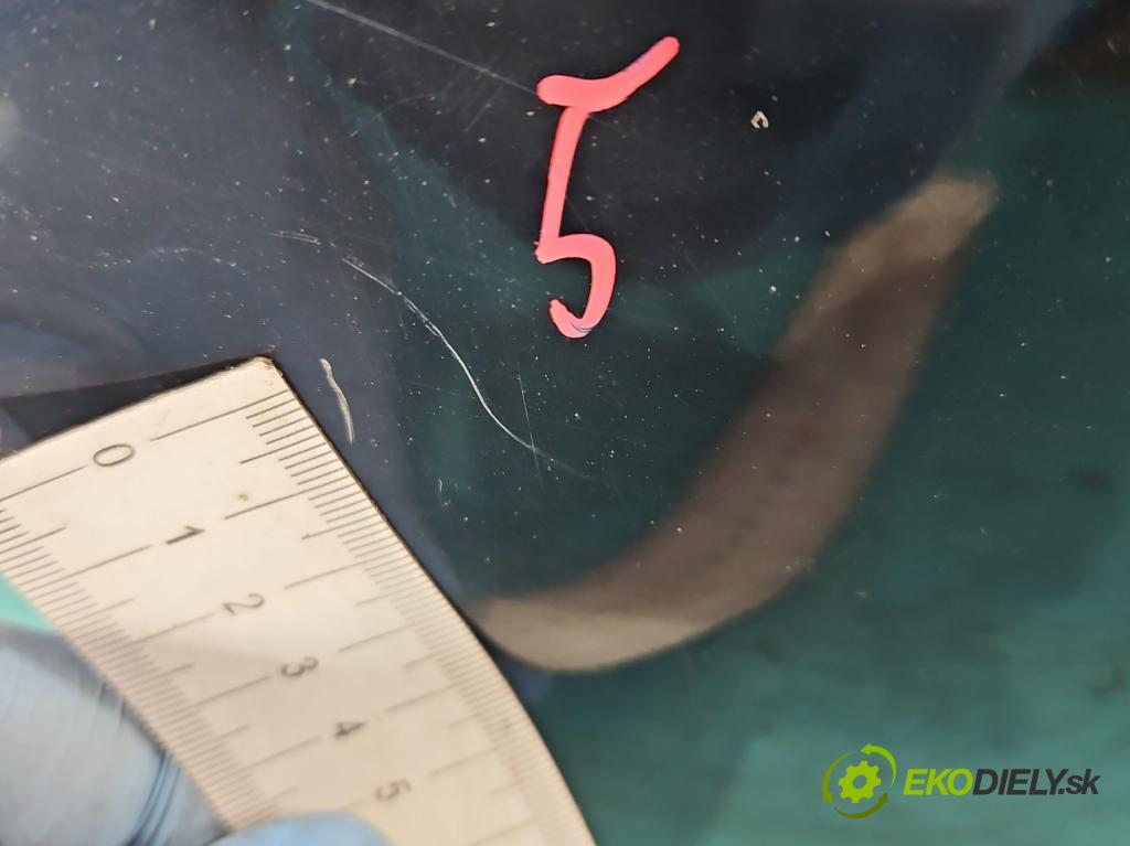 Suzuki Liana 1.3 16v 90 hp manual 66 kW 1328 cm3 5- zadní kufrové dveře  (Zadní kapoty)