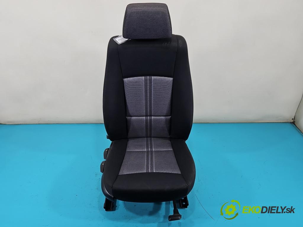Bmw X1 E84 2009-2015 2.0d 143 HP manual 105 kW 1995 cm3 5- Sedačka pravý  (Sedačka, sedadlo)