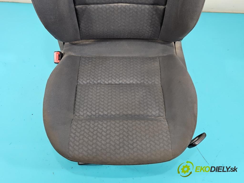 Audi A4 B5 1994-2001 1.8 20V 125 HP manual 92 kW 1781 cm3 4- Sedačka ľavý  (Sedačka, sedadlo)