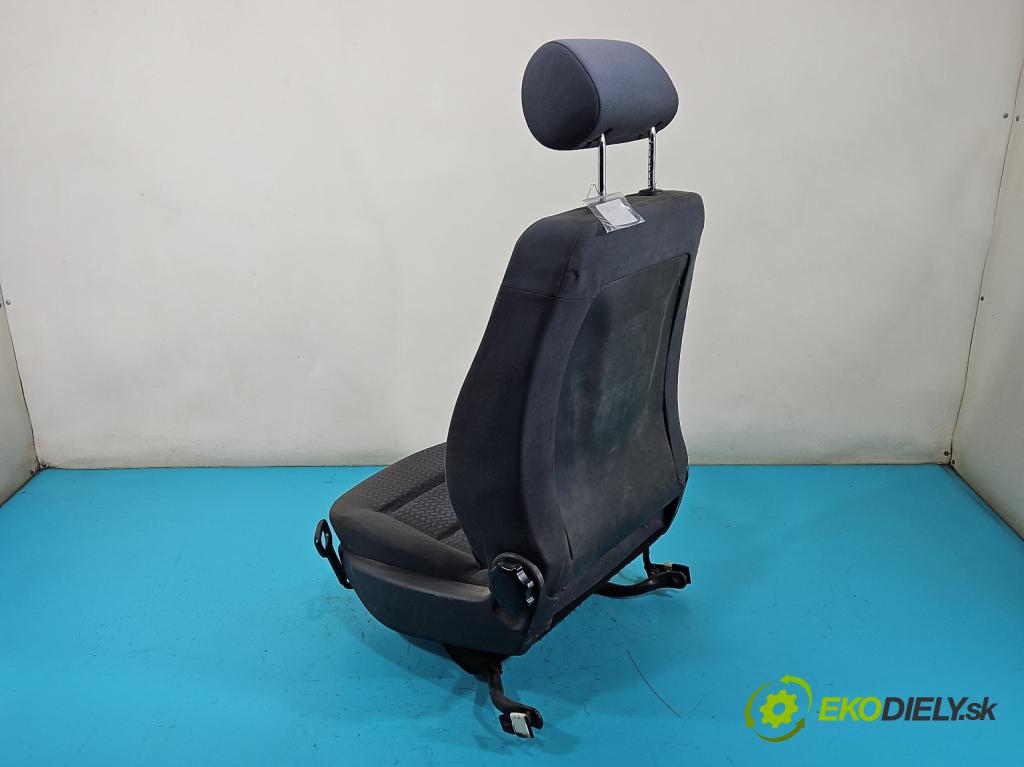 Audi A4 B5 1994-2001 1.8 20V 125 HP manual 92 kW 1781 cm3 4- Sedačka ľavý  (Sedačka, sedadlo)