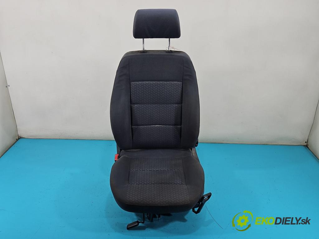 Audi A4 B5 1994-2001 1.8 20V 125 HP manual 92 kW 1781 cm3 4- Sedačka ľavý  (Sedačka, sedadlo)