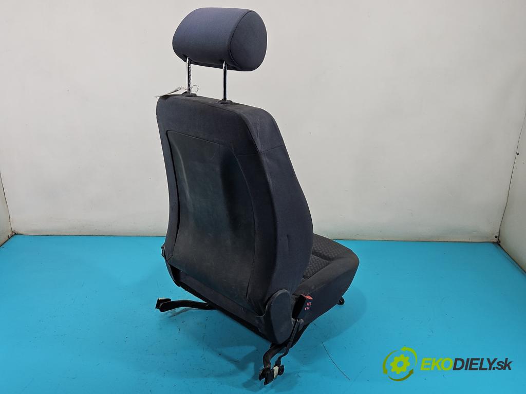 Audi A4 B5 1994-2001 1.8 20V 125 HP manual 92 kW 1781 cm3 4- Sedačka ľavý  (Sedačka, sedadlo)