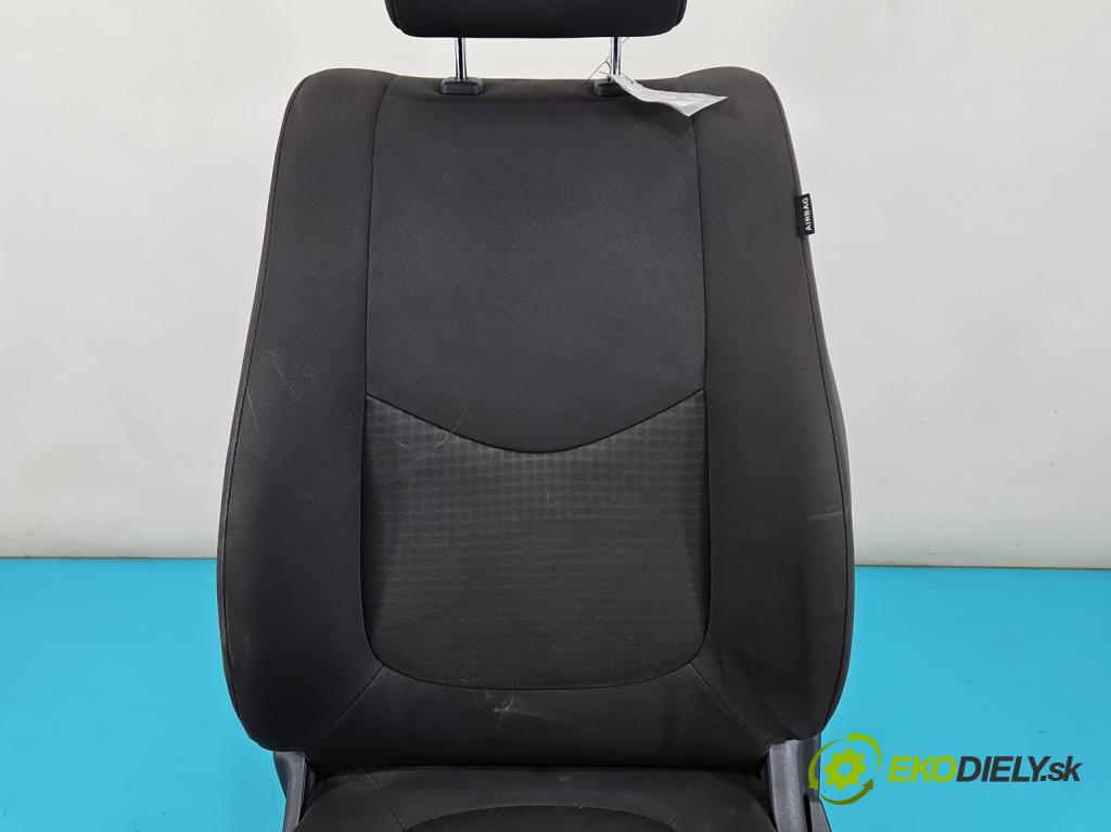 Kia Soul I 2008-2013 1.6 crdi 128 HP manual 94 kW 1582 cm3 5- Sedačka ľavý  (Sedačka, sedadlo)