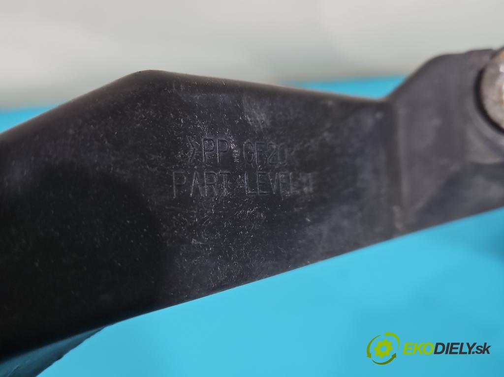 Chrysler Voyager V 2007-2016 3.8 V6 215KM automatic 158 kW 3778 cm3 5- stěna přední  (Výztuhy přední)