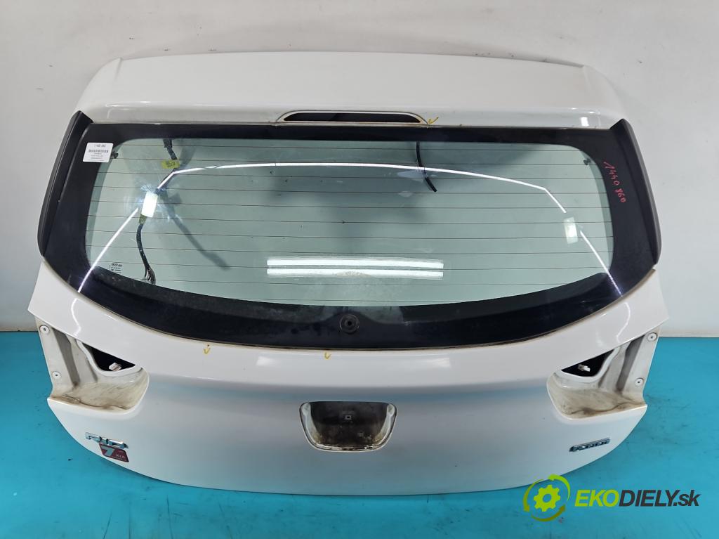 Kia Rio IV 2016-2023 1.4 crdi 90 HP manual 66 kW 1396 cm3 5- zadna kufor  (Kapota zadná (kufor))