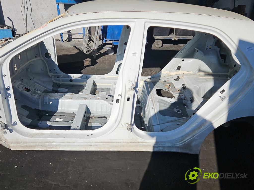 Kia Rio IV 2016-2023 1.4 crdi 90 hp manual 66 kW 1396 cm3 5- práh levý  (Ostatní)