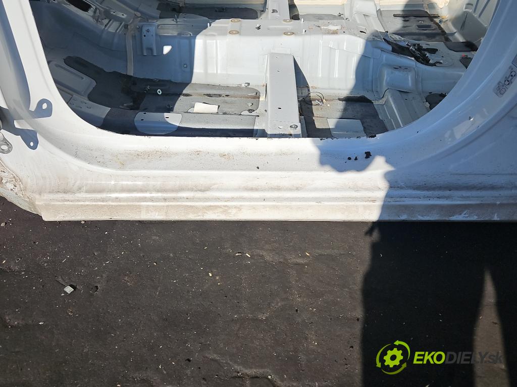 Kia Rio IV 2016-2023 1.4 crdi 90 hp manual 66 kW 1396 cm3 5- práh levý  (Ostatní)