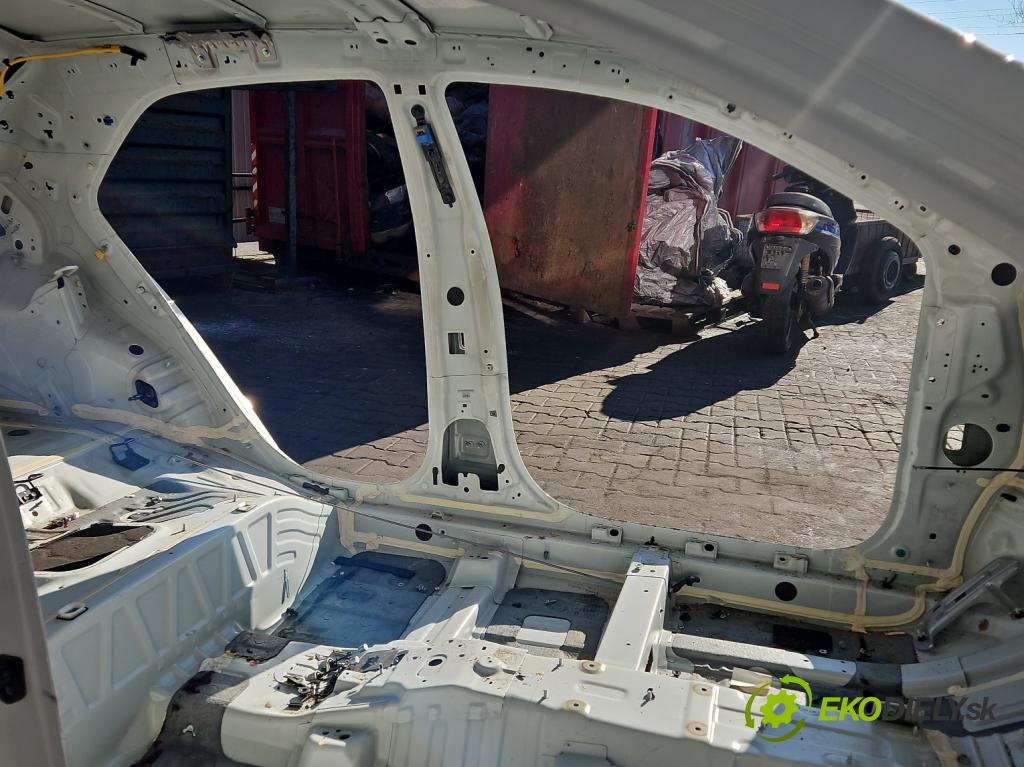 Kia Rio IV 2016-2023 1.4 crdi 90 hp manual 66 kW 1396 cm3 5- práh levý  (Ostatní)