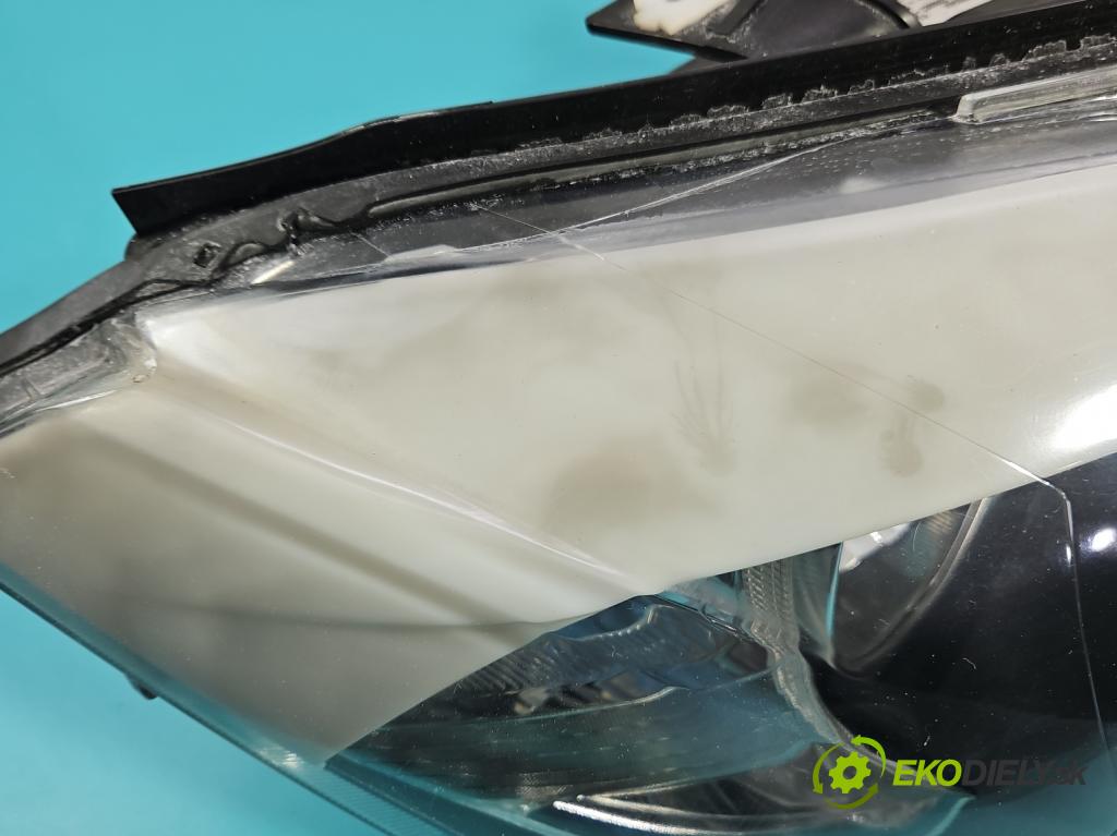 Bmw X1 E84 2009-2015 2.0d 143 HP manual 105 kW 1995 cm3 5- Reflektor: pravý 2990002 (Svetlo predné pravé)