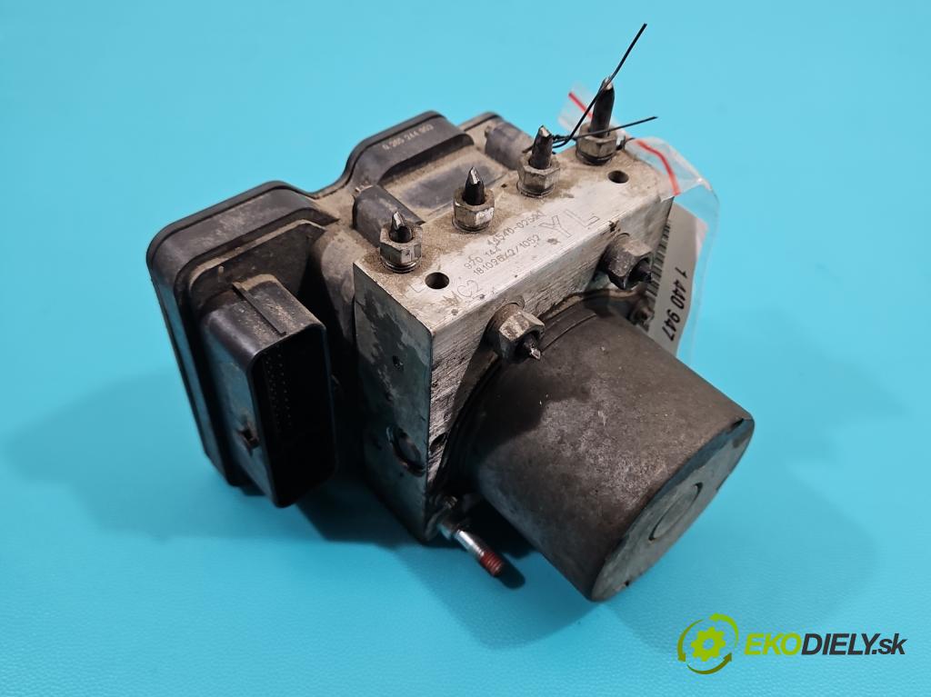 Toyota Auris II 2012-2018 1.6 16V 132  HP manual 97 kW 1598 cm3 5- čerpadlo abs 44540-02520 (Pumpa ABS)