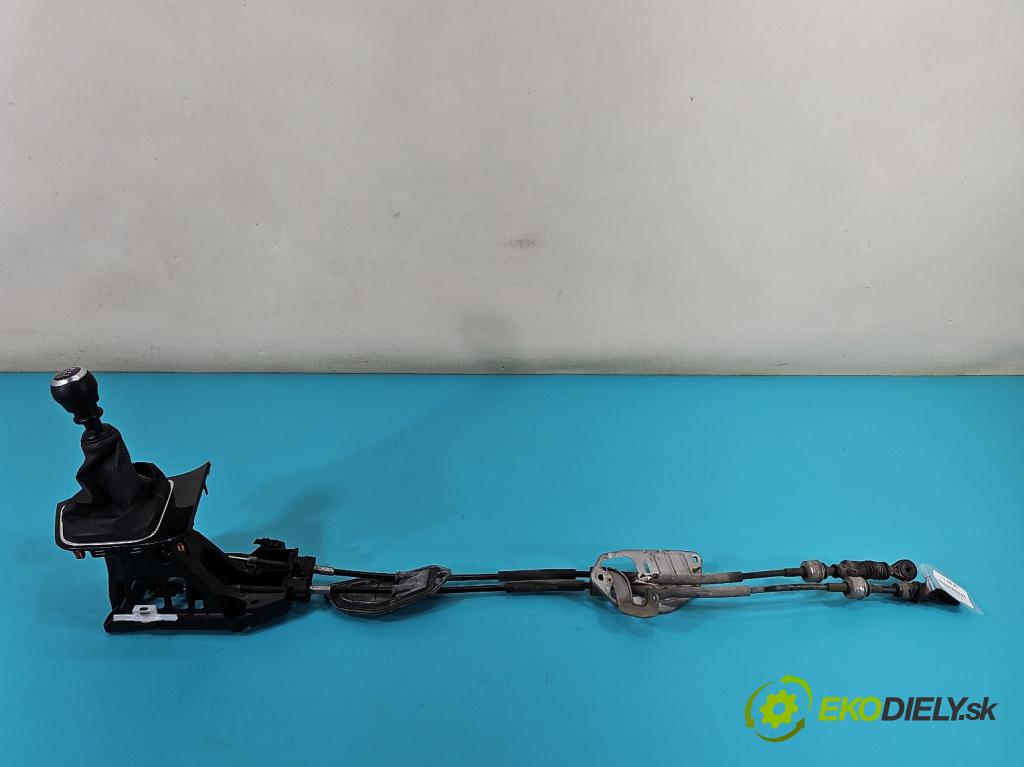 Toyota Auris II 2012-2018 1.6 16V 132 hp manual 97 kW 1598 cm3 5- kulisa změny stupňová  (Rýchlostné páky / kulisy)
