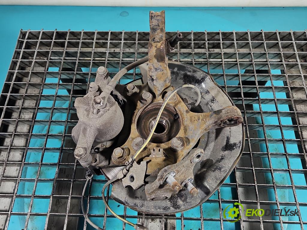 Toyota Auris II 2012-2018 1.6 16V 132 HP manual 97 kW 1598 cm3 5- náboj pravé (Náboj)