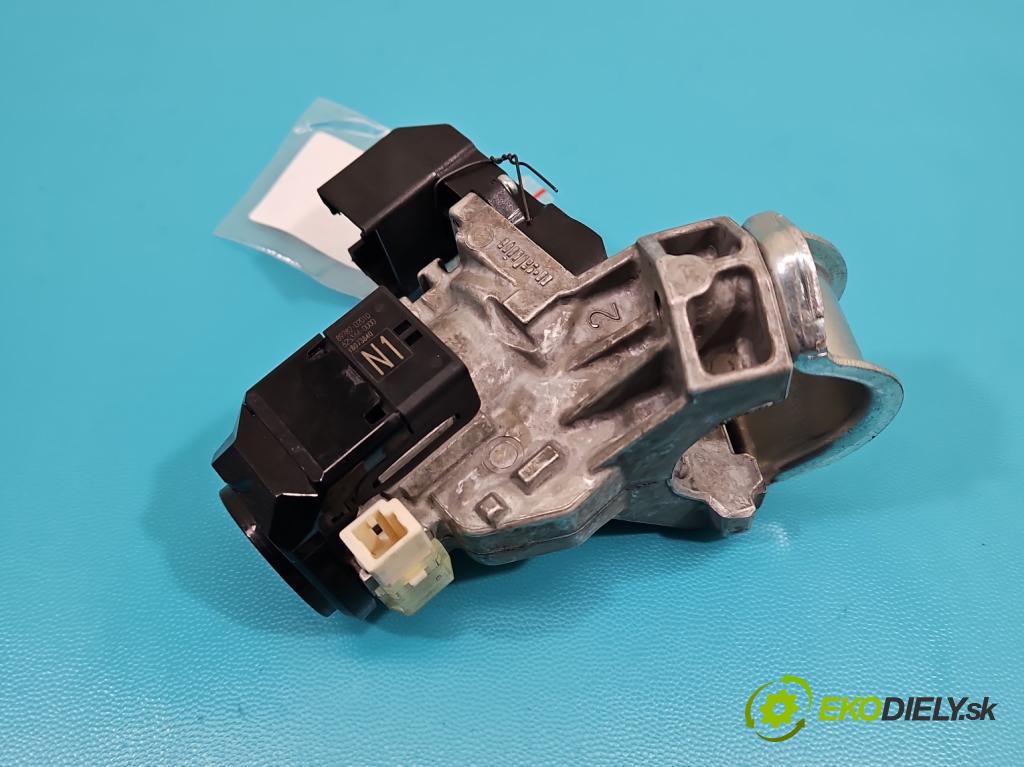 Toyota Auris II 2012-2018 1.6 16V 132  HP manual 97 kW 1598 cm3 5- Spínačka 45020-0206 (Spínacia skrinka)